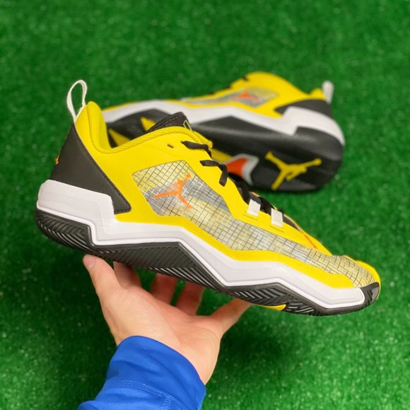 Nike Jordan One Take Low Mens Basketball Shoes Yellow DO7193-700